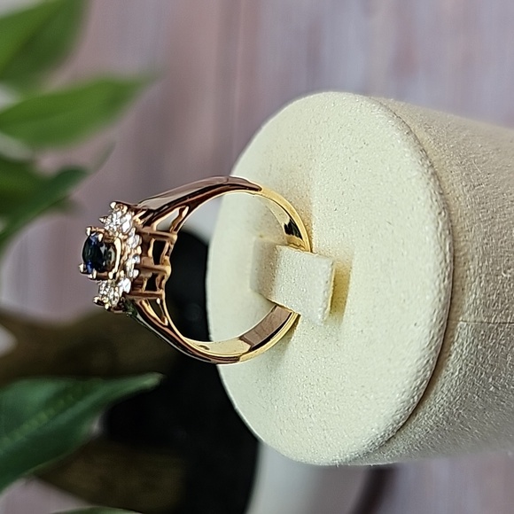 14KT YELLOW GOLD DIAMOND AND SAPPHIRE RING - Picture 6 of 15